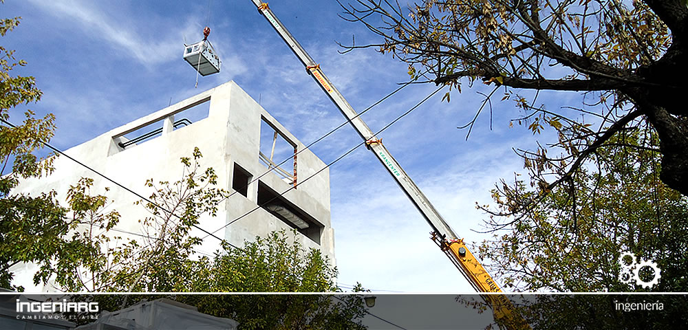 Izaje de equipos de aire a gran altura.